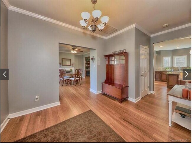 Building Photo - Beautiful 5-Bedroom Home in Huntersville w...