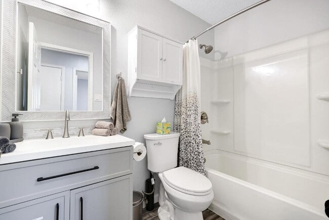 Building Photo - 6807 Skynook Dr