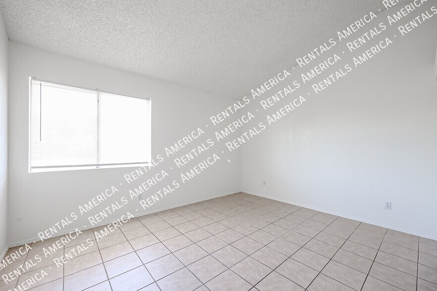 Building Photo - 10100 N 89th Ave