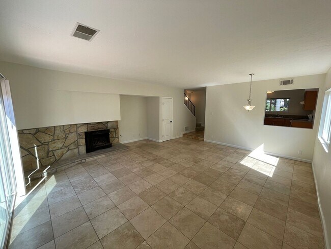 Building Photo - 3745 Portofino Way