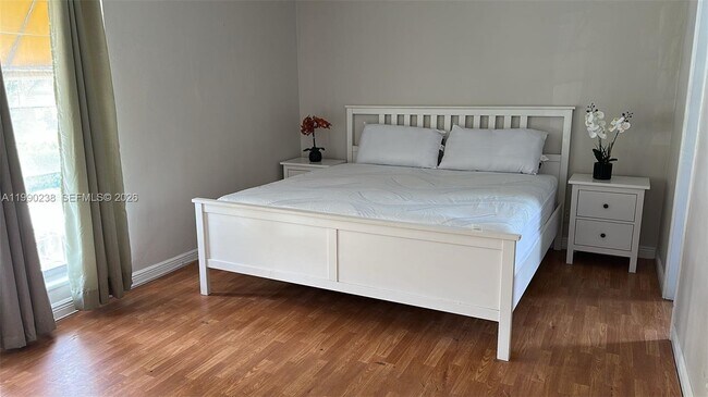 Building Photo - 90 Isle of Venice Dr