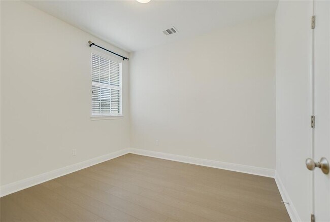 Building Photo - 105 Aria Rdg