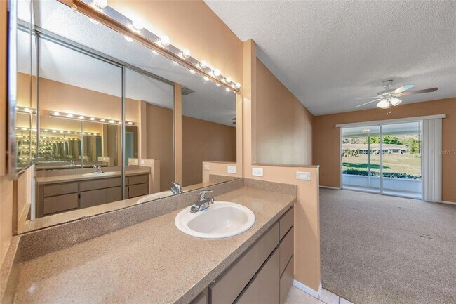 Building Photo - 3121 Beecher Dr E