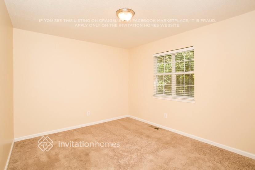 Building Photo - 270 Princeton Way