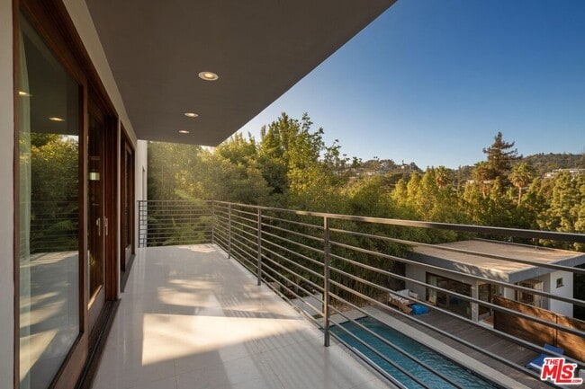 Building Photo - 2035 De Mille Dr