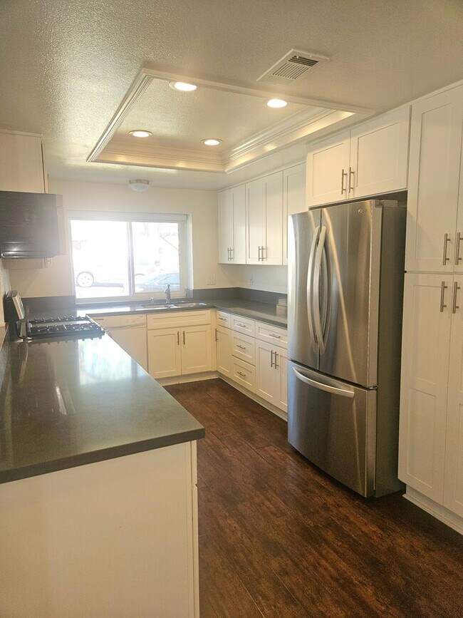 Building Photo - Beautiful 2-Bedroom Home Now Available