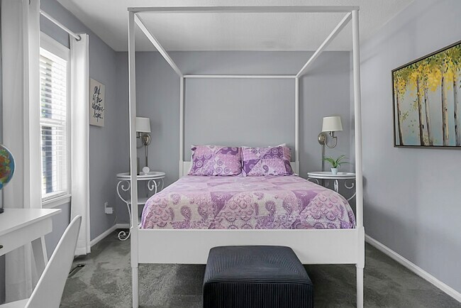 Building Photo - 2483 Realm St