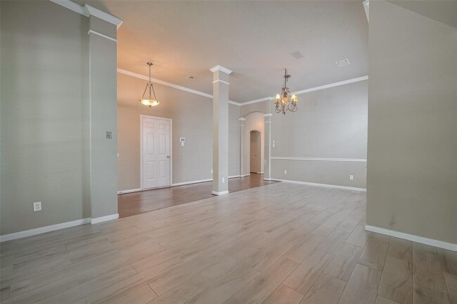 Building Photo - 8814 Fairbloom Ln