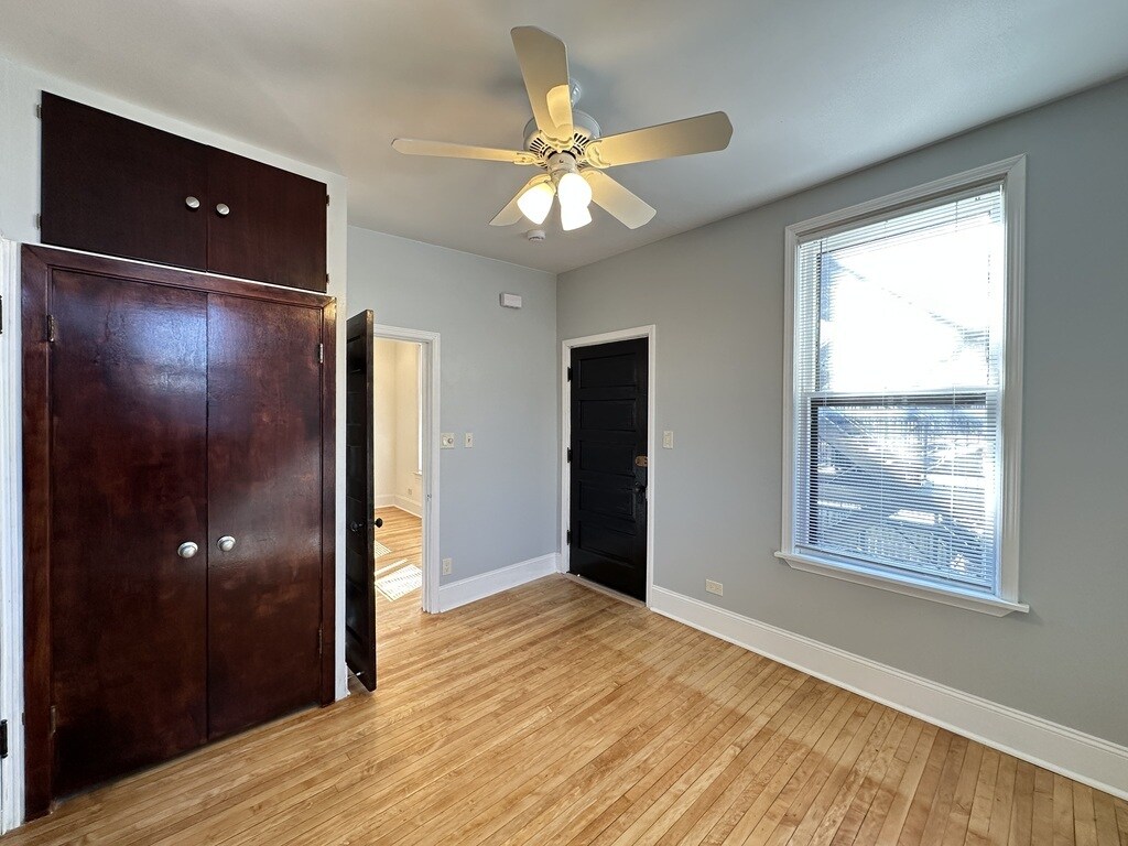 Building Photo - 2821 W Shakespeare Ave