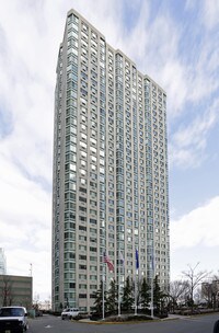 Building Photo - East Hampton