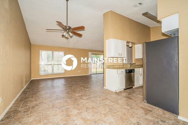 Building Photo - 3 Bedroom Pet-Friendly Home in Garland, TX...