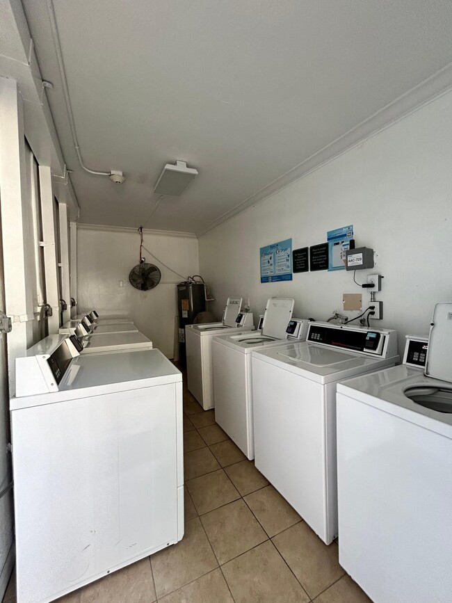 Building Photo - 2600 S Ocean Dr