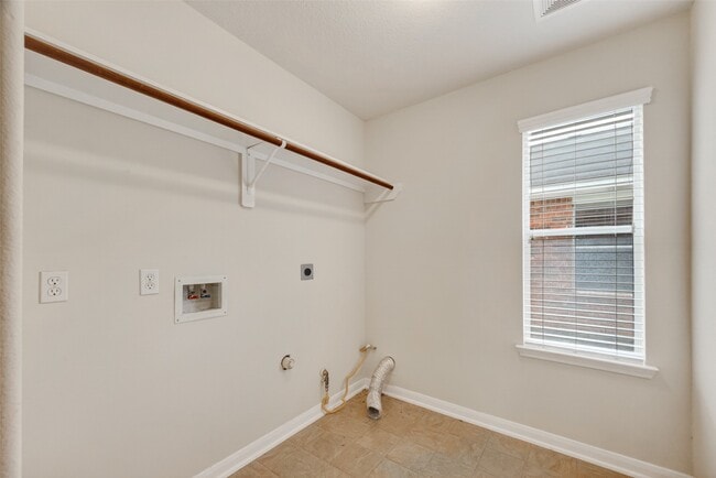 Building Photo - 24603 Colonial Elm Dr