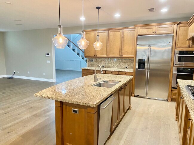 Building Photo - 26529 Craftsmen Ct