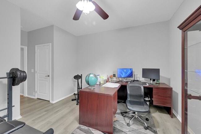 Building Photo - 8227 Clover Leaf Dr