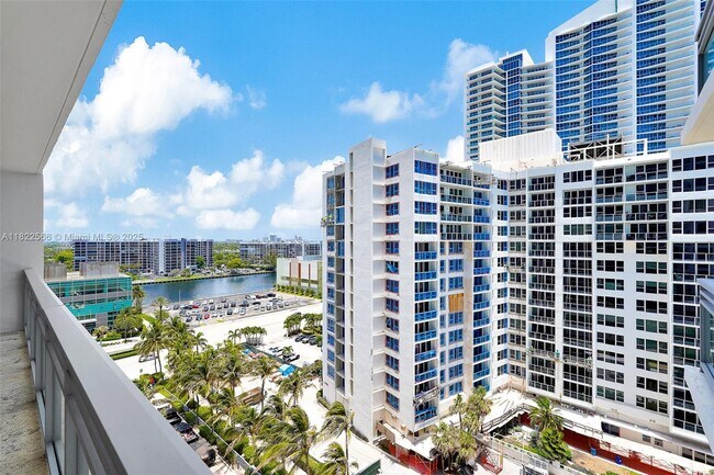 Building Photo - 3535 S Ocean Dr