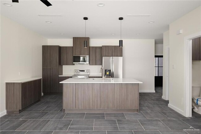 Building Photo - 914 Bicentennial Blvd