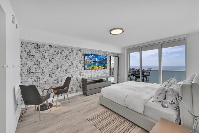 Building Photo - 1830 S Ocean Dr