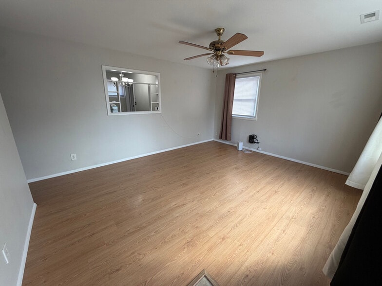 Building Photo - 7411 Griffin Ave