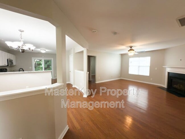 Building Photo - 2915 Skybrook Ln