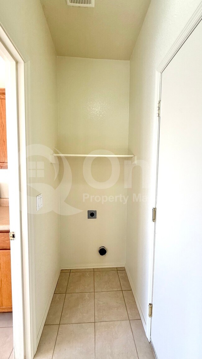 Building Photo - 2499 S Marble St