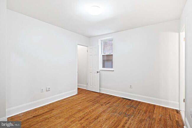 Building Photo - 1305 Spruce St