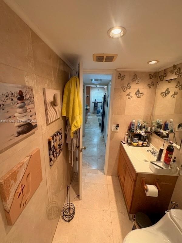 Building Photo - 2008 Jackson St