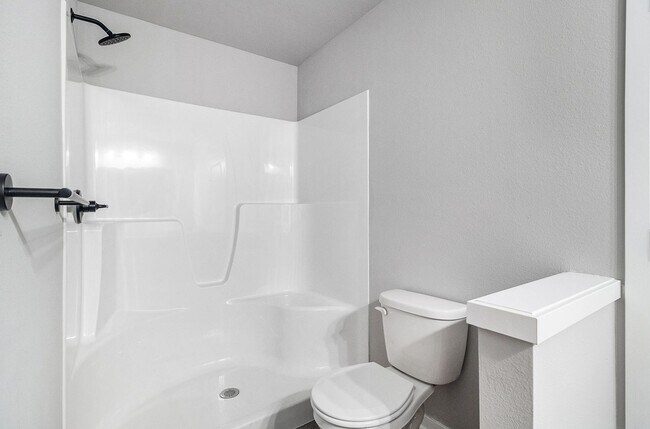 Building Photo - Brand New 5 Bedroom Condo!