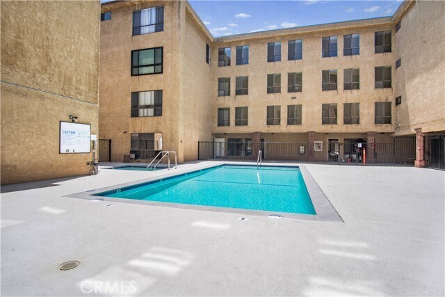 Building Photo - 1735 N Fuller Ave