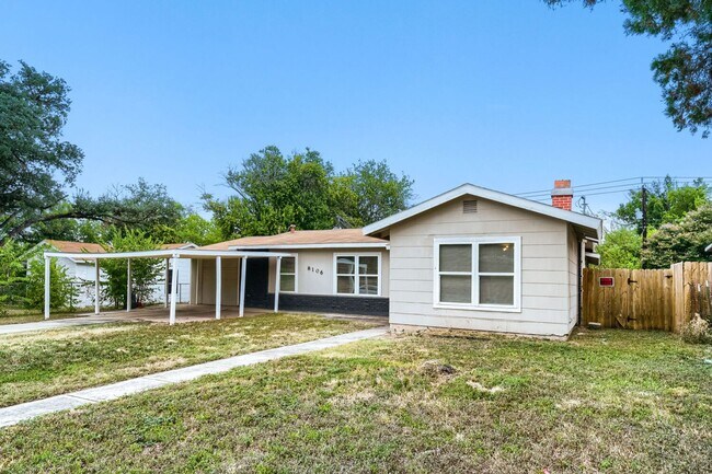 Building Photo - 8106 Windlake Dr