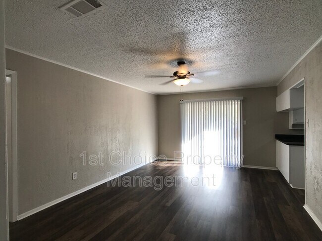 Building Photo - 6040 Blueridge Dr
