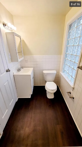 Building Photo - 1306 Bowen St