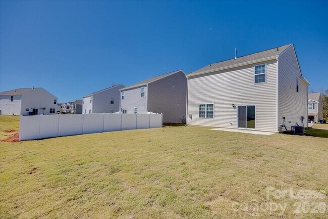 Building Photo - 587 King Clover Ln