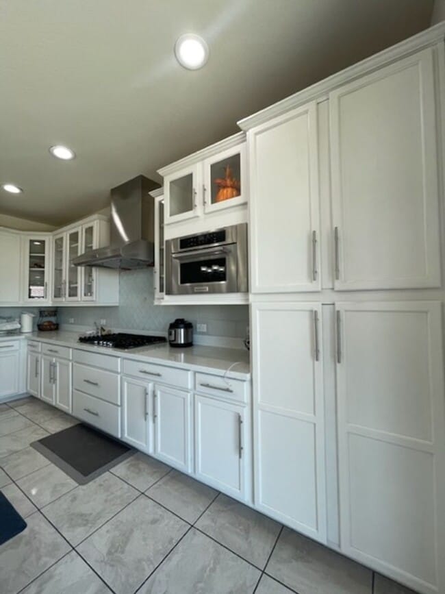 Building Photo - COMING SOON !! Beautifully upgraded 4 BD /3 BA plus Den home in the desirable subdivision of Tier...