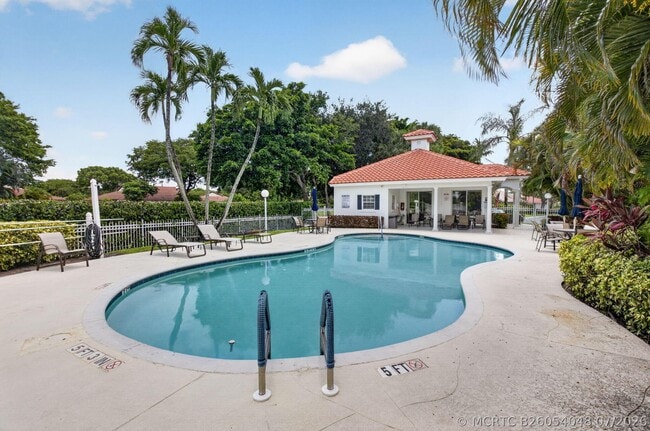 Building Photo - 5225 Brookview Dr