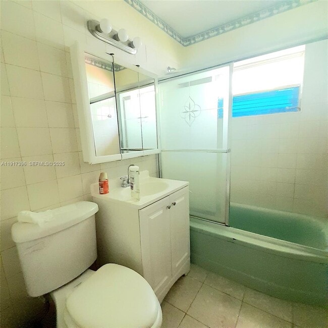 Building Photo - 1830 NE 175th St