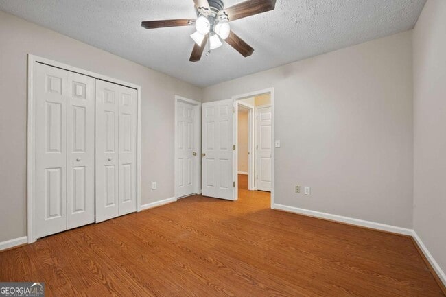 Building Photo - 2339 Leacroft Way