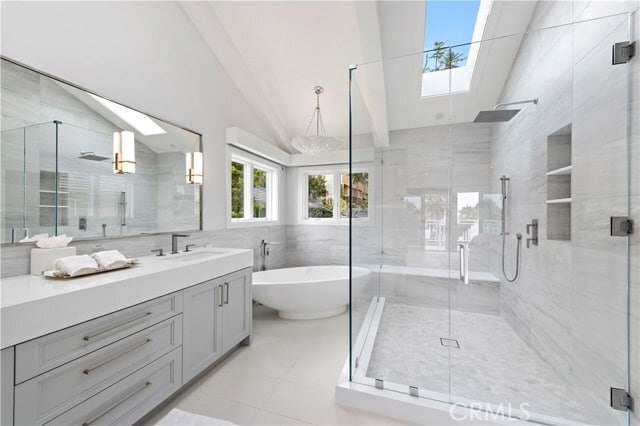 Building Photo - 450 Cliff Dr