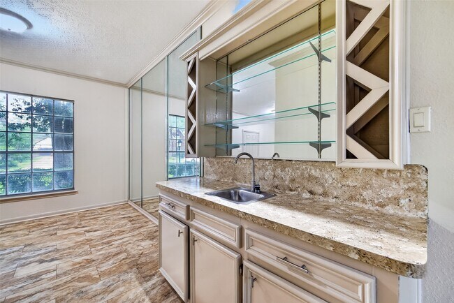 Building Photo - 11818 Snowberry Dr