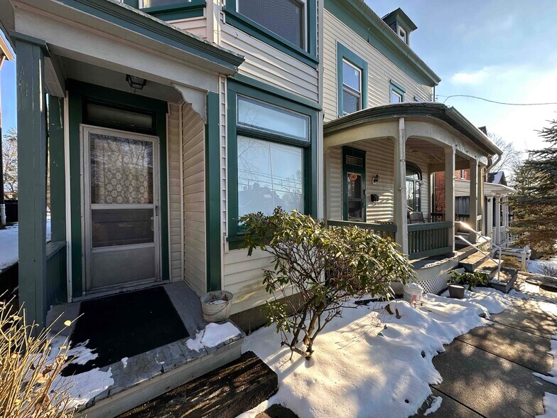 Building Photo - 113 Meade Ave