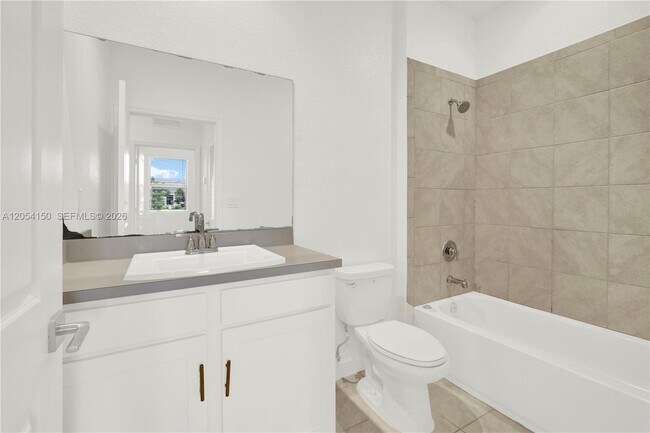 Building Photo - 1161 SW 8th Ave