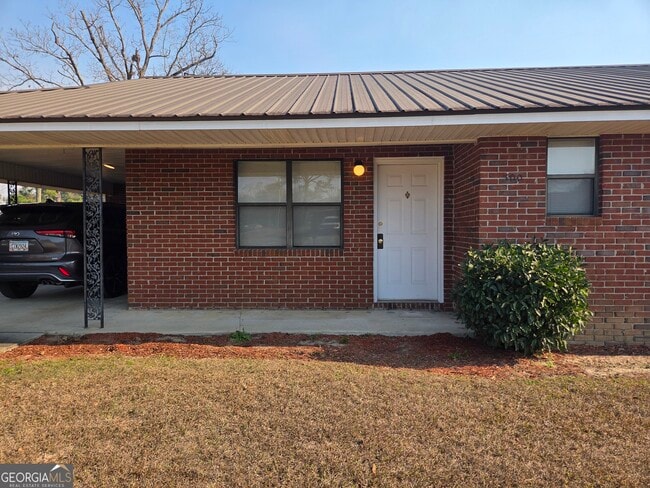 Building Photo - 300 Randolph Dr