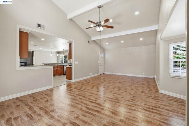 Building Photo - 325 Goshen Ct
