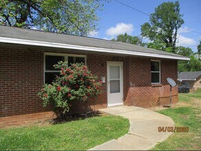 Building Photo - Affordable Ground-Level Living in Greenwood