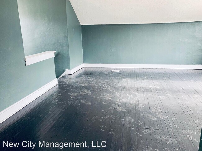 Building Photo - 4 br, 2 bath House - 3331 South Benton Avenue