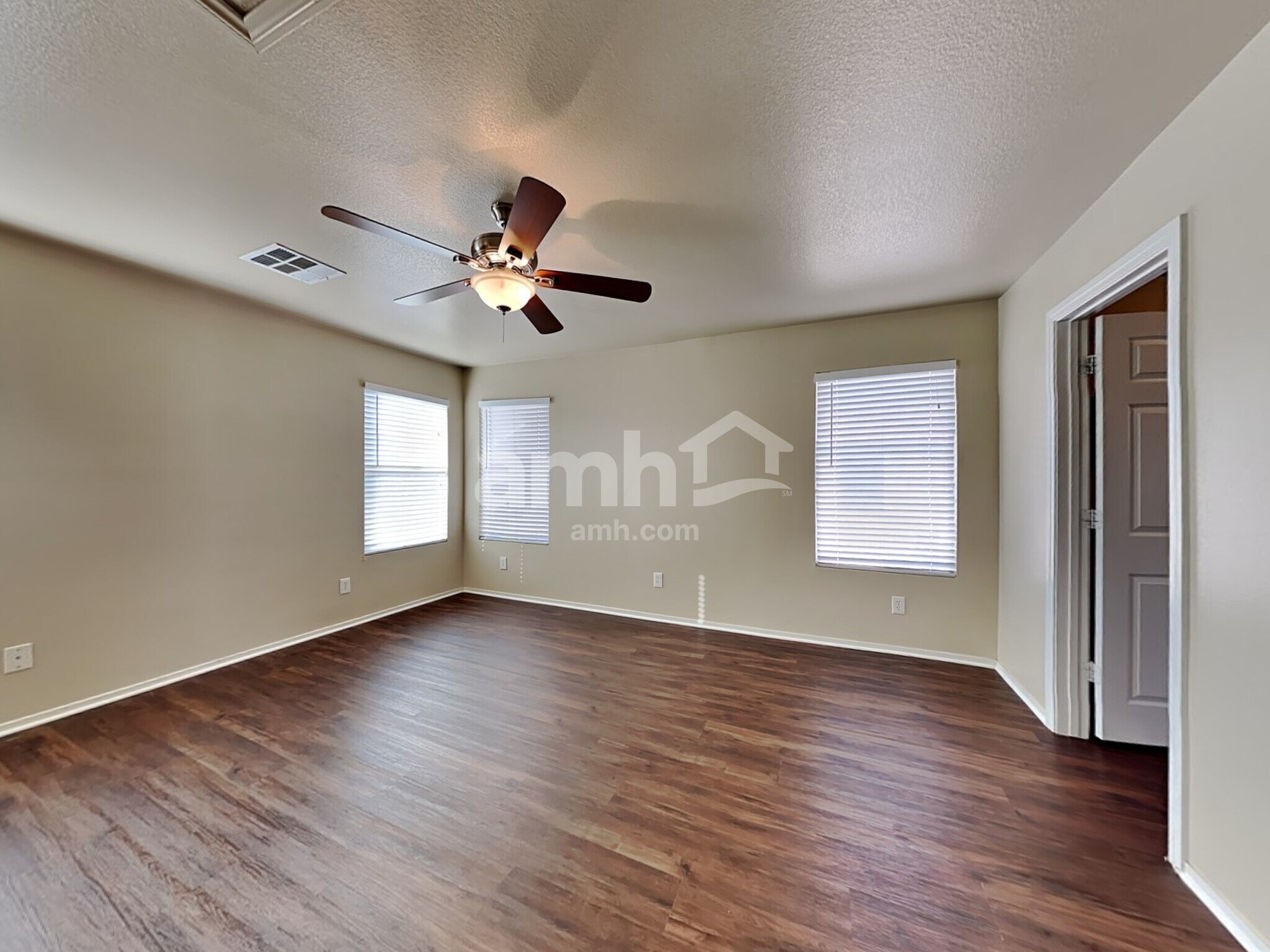 Building Photo - 10395 Bolting Cloud Dr