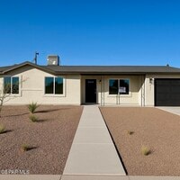 Building Photo - 2633 Dunoon Dr