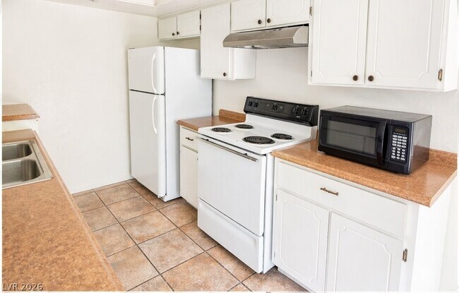 Building Photo - 6601 Silverstream Ave