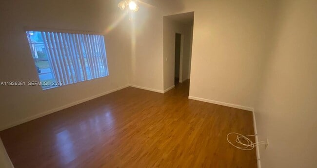 Building Photo - 21240 NE 9th Ct