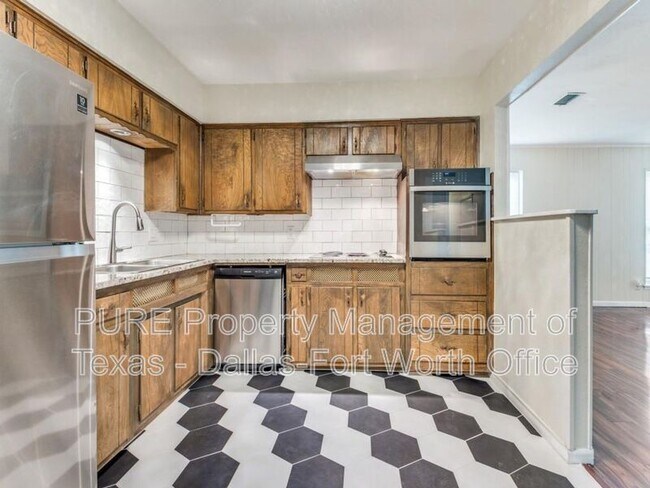 Building Photo - 1224 Parkwood Pl